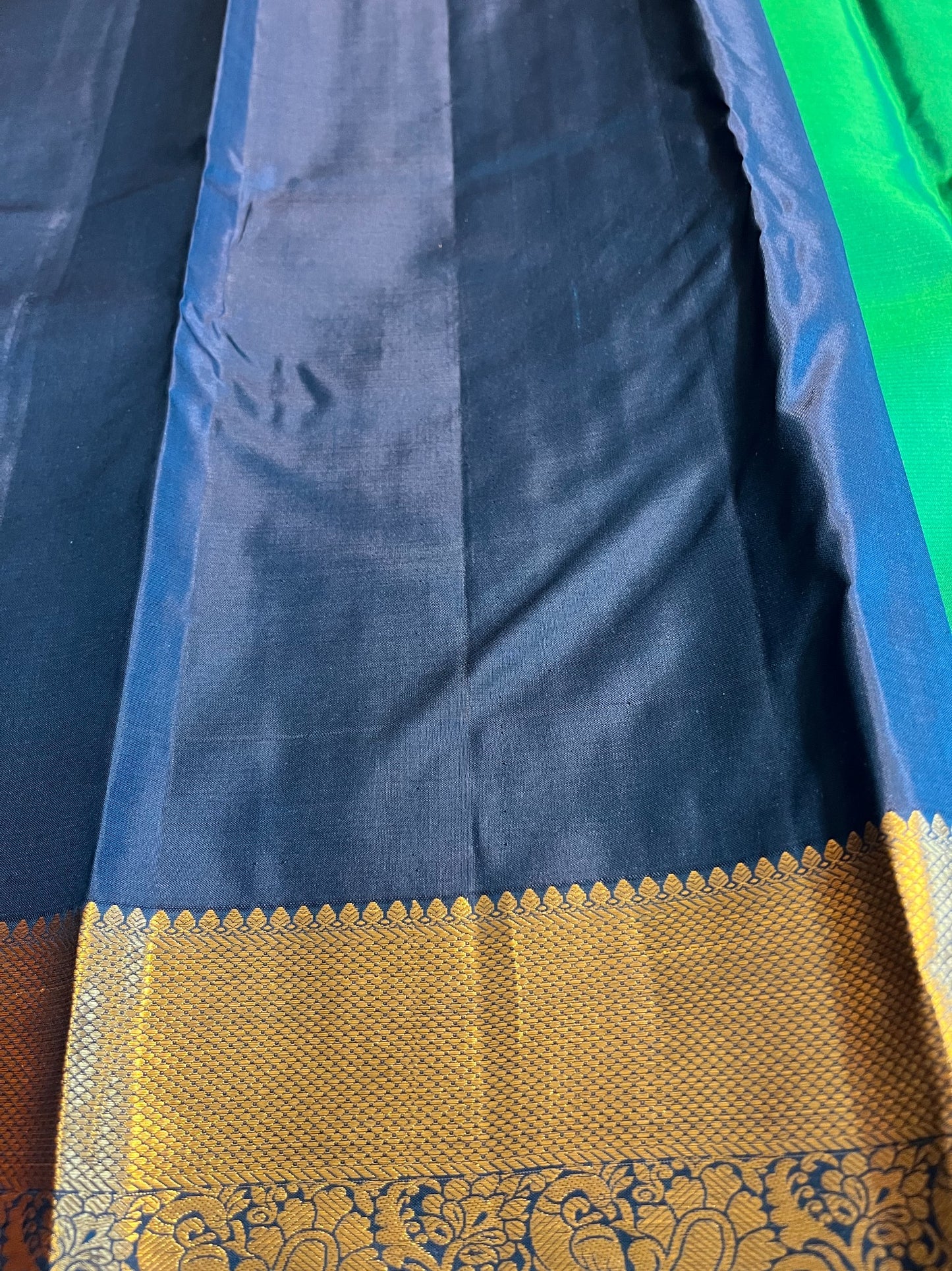 Southloom Pure Handloom Bridal Kanchipuram Silk Saree with Korvai Work (Green & Blue)