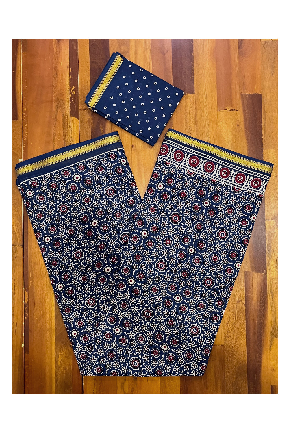 Southloom Cotton Maroon Blue Designer Printed Saree with Blouse Piece