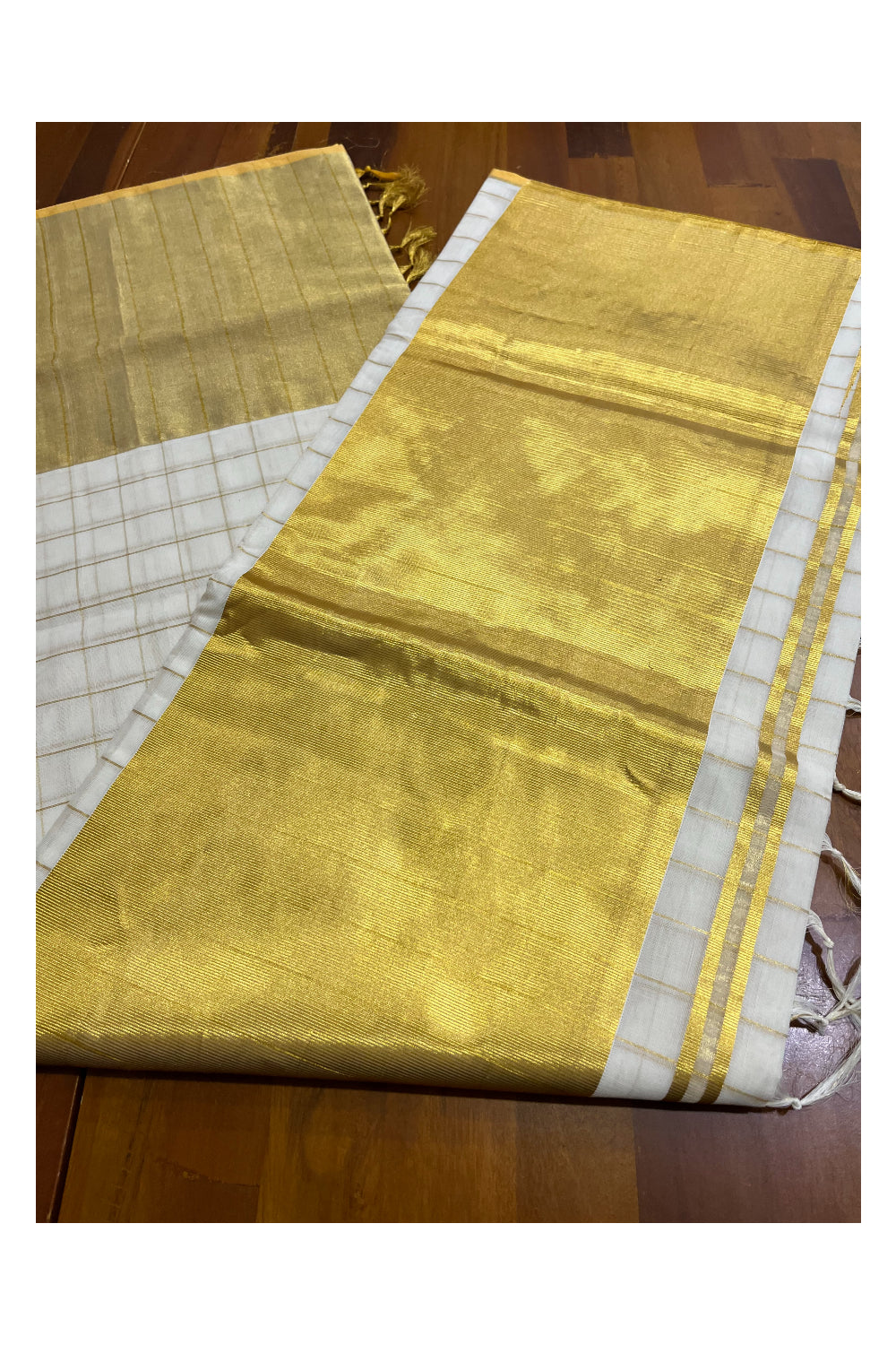 Southloom Premium Handloom Kasavu Check Design Saree