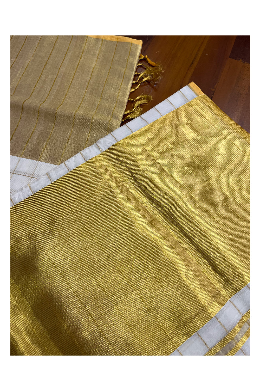 Southloom Premium Handloom Kasavu Check Design Saree