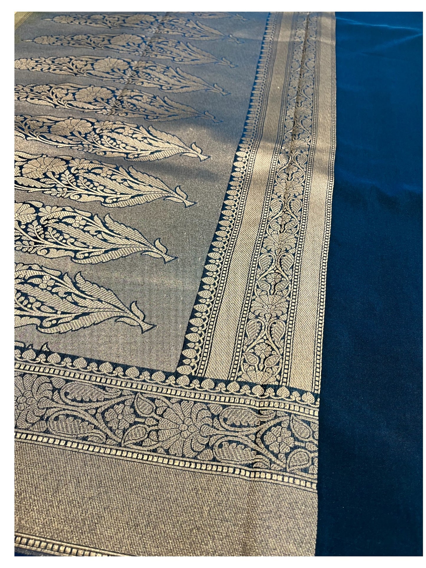 Southloom  Banarasi Silk Saree with Woven Work on Body and Borders