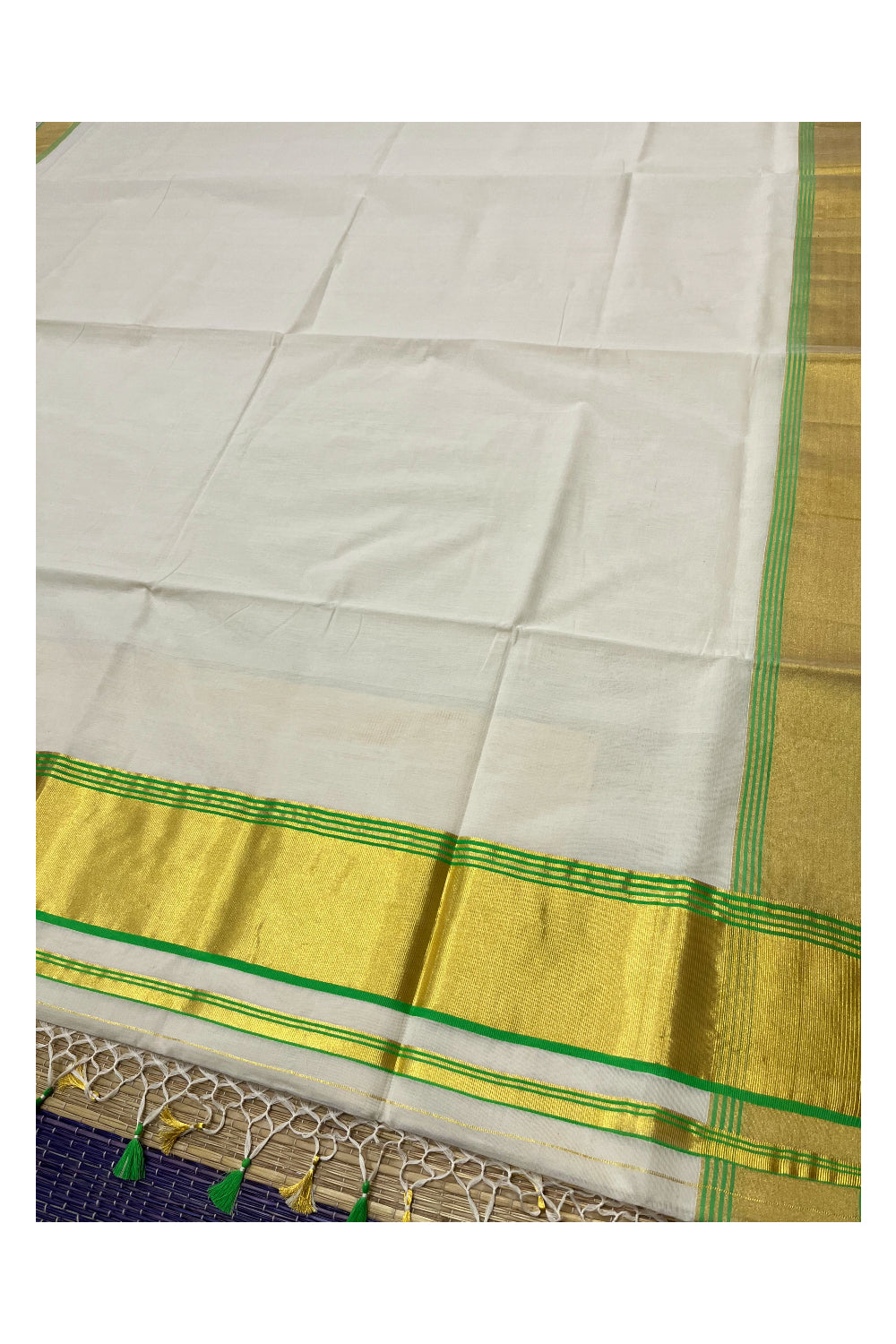 Southloom Super Premium Balaramapuram Unakkupaavu Handloom Saree with Light Green and Kasavu Border