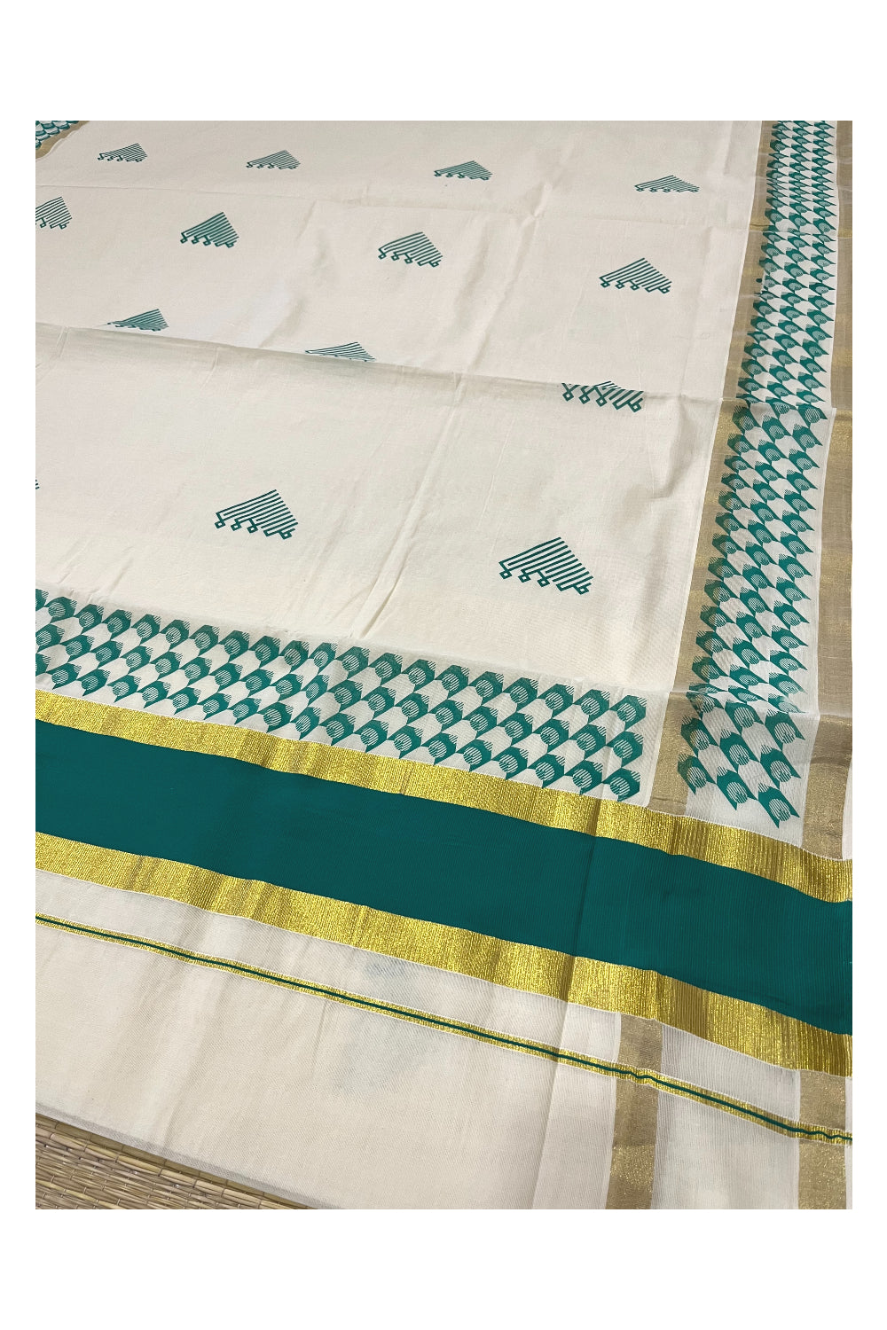 Pure Cotton Kerala Saree with Green Block Printed Kasavu Border