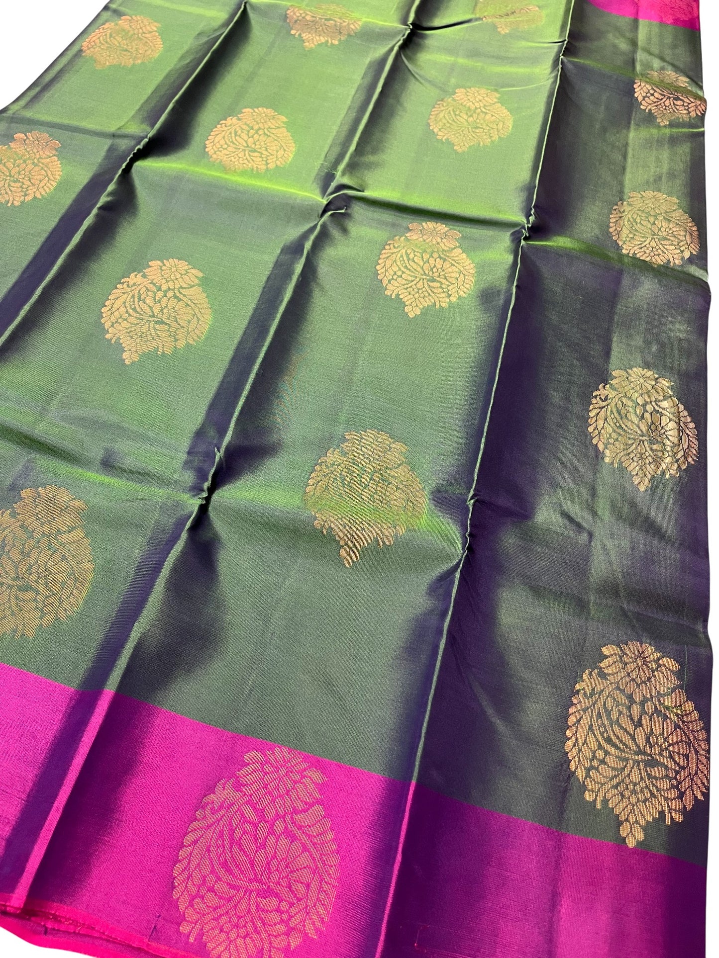 Southloom Pure Handloom Kanchipuram Silk Saree with Butta Work (Green & Violet)