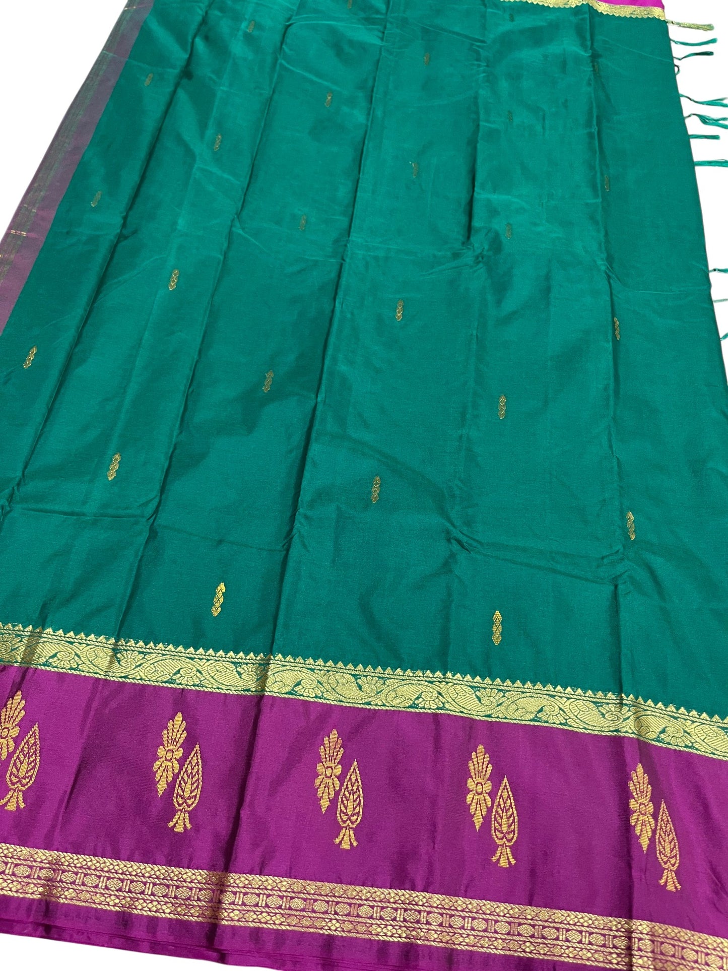 Southloom Semi Silk Saree With Butta Work Across in Body Green And Magenta
