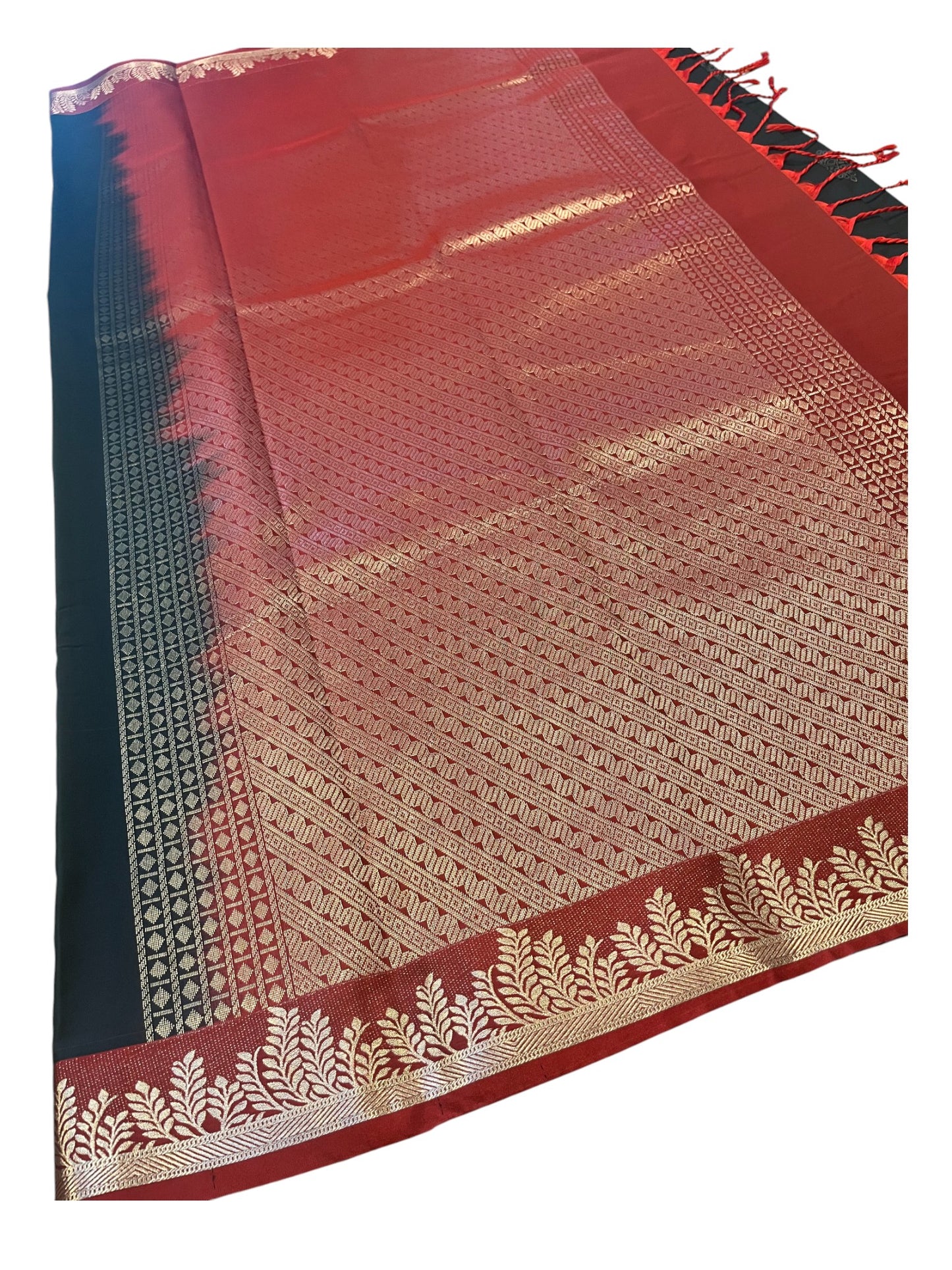 Southloom Banarasi Semi Silk Saree with Woven Work on Body(Black)