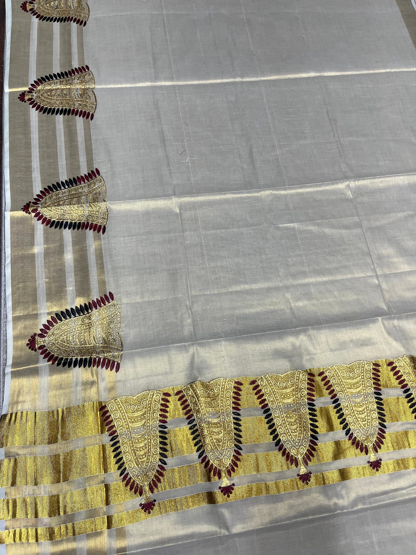 Southloom Tissue Kerala Kasavu Saree with Nettipattam Embroidery Designs on Body SL539