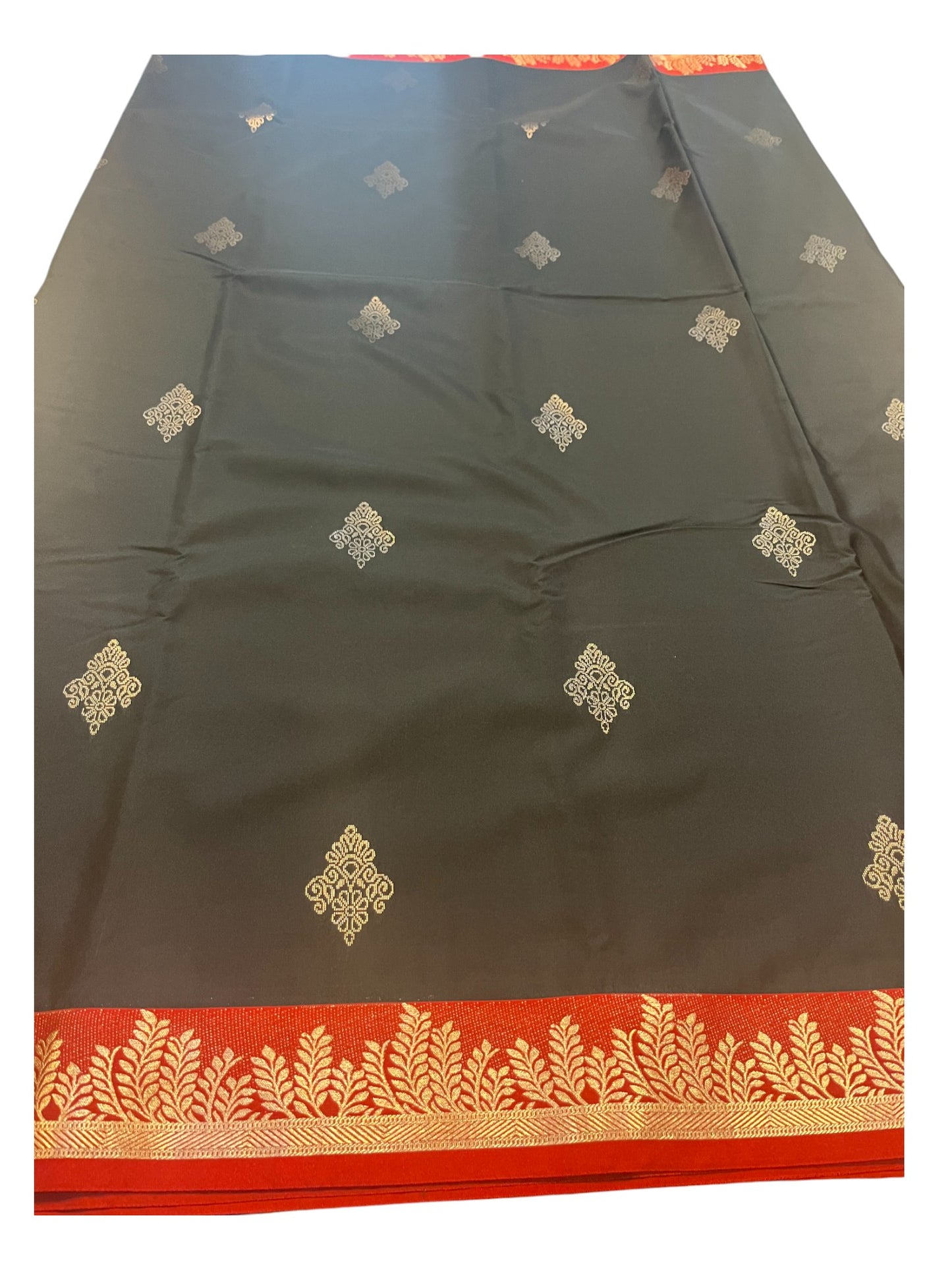 Southloom Banarasi Semi Silk Saree with Woven Work on Body(Black)