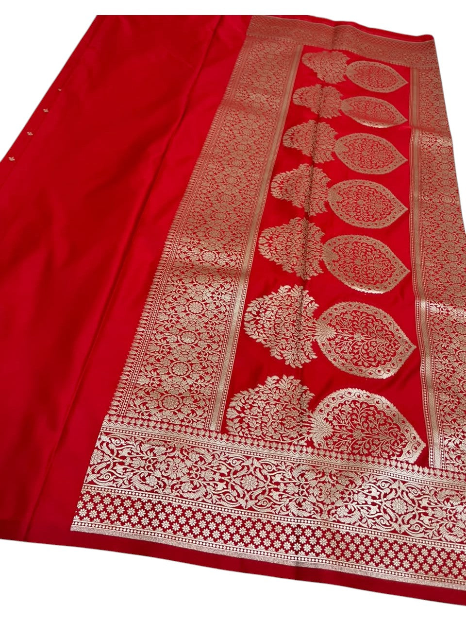 Southloom Satin Banarasi Silk Saree with Woven Work on Body And Borders In Red