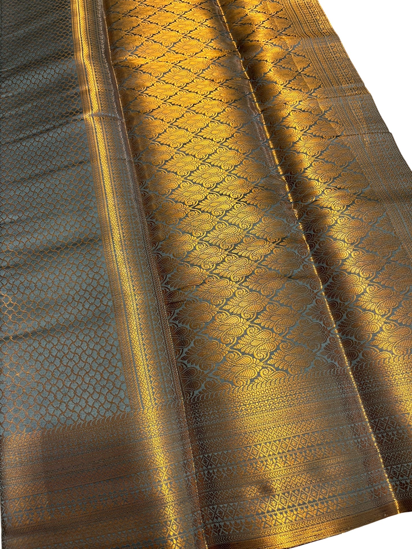 Southloom Brocade Silk Bridal Saree WIth Woven Borders And Blouse Piece