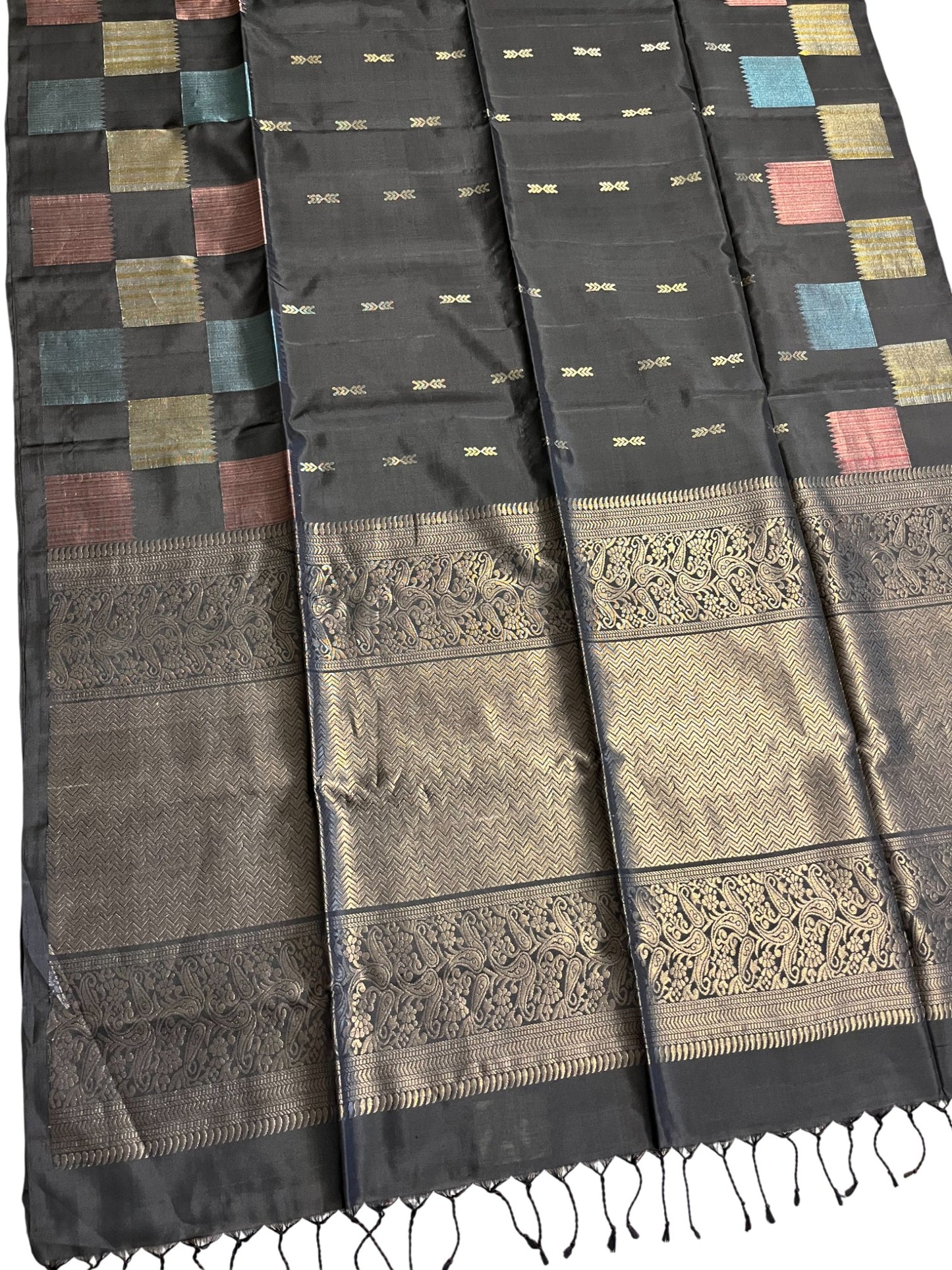 Southloom Pure Handloom Bridal Kanchipuram Silk Saree with Korvai Work (Black)