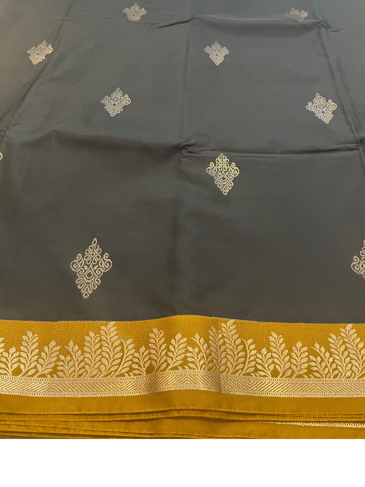 Southloom Banarasi Semi Silk Saree with Woven Work on Body(Black)