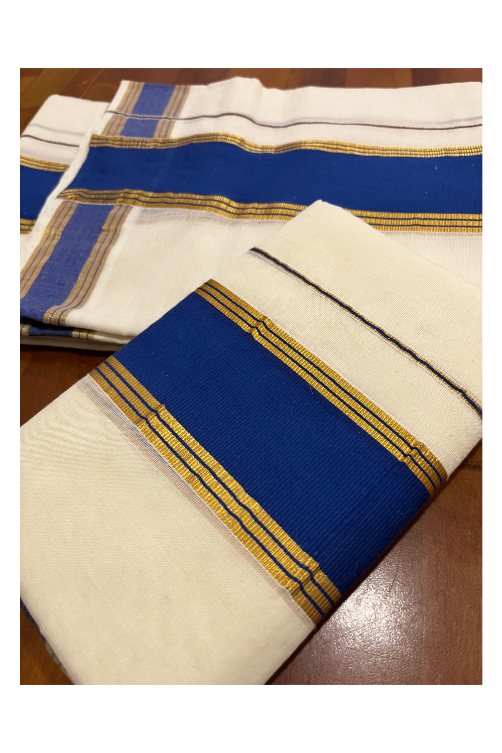 Kerala Cotton Mundum Neriyathum Single (Set Mundu) with Blue and Kasavu Border