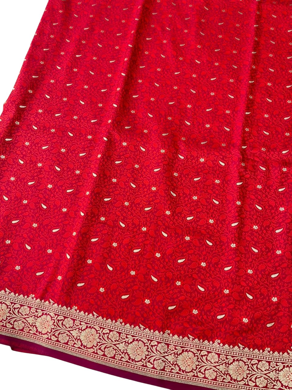 Southloom Pure Banarasi Silk Saree with Woven Work on Body and Borders (Red And Magenta)