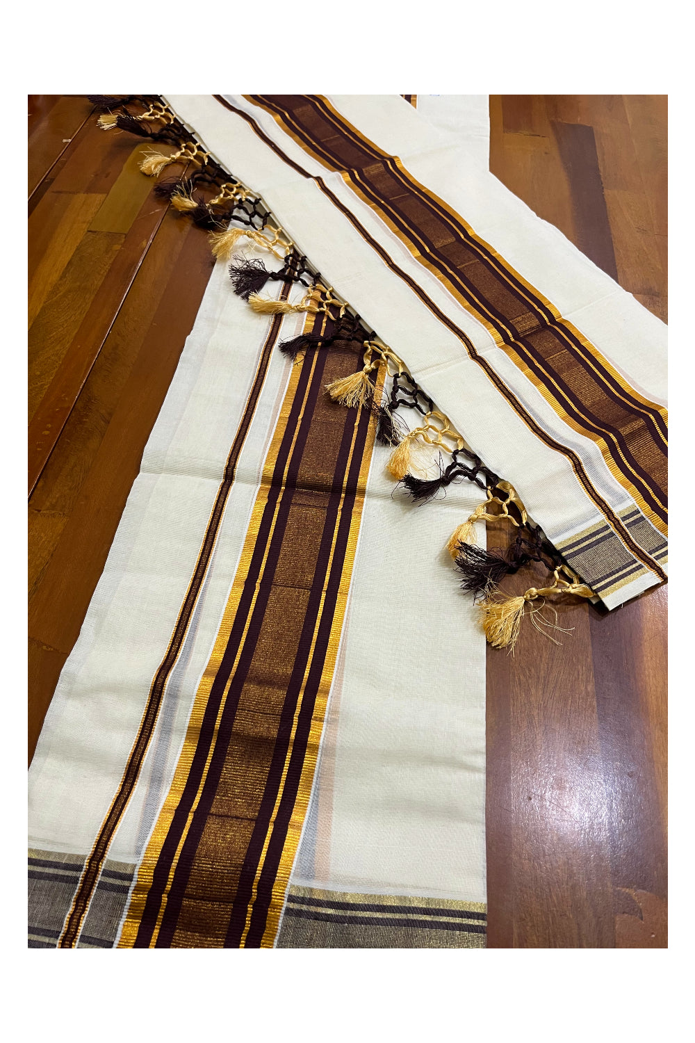 Cotton Kerala Set Mundu (Mundum Neriyathum) with Brown and Kasavu Border and Tassels