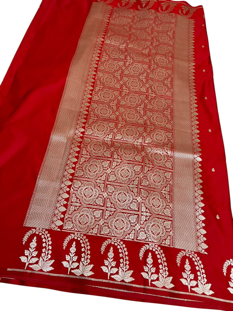 Southloom Satin Banarasi Silk Saree with Woven Work on Body And Borders In Red