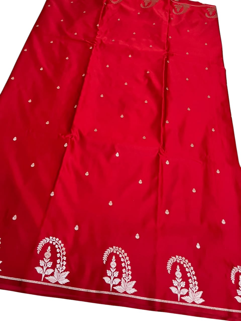 Southloom Satin Banarasi Silk Saree with Woven Work on Body And Borders In Red