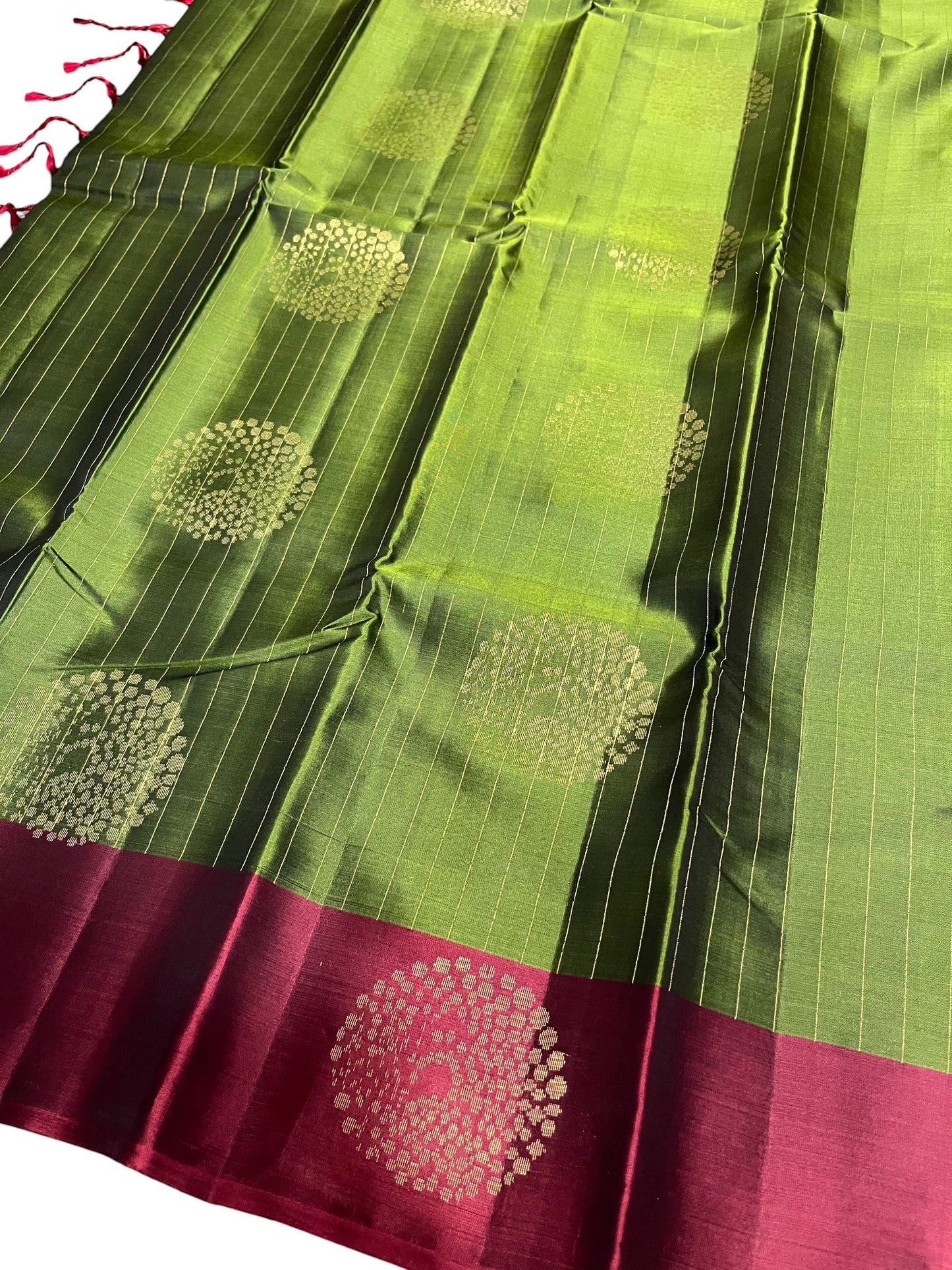 Southloom Pure Handloom Kanchipuram Silk Saree with Butta Work (Green & Maroon)