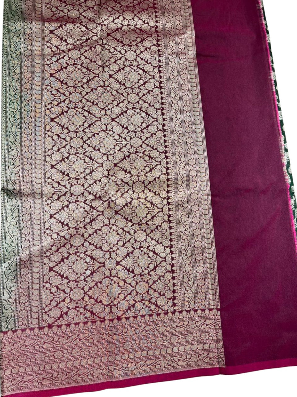 Southloom Pure Banarasi Silk Saree with Woven Work on Body and Borders (Green And Magenta)