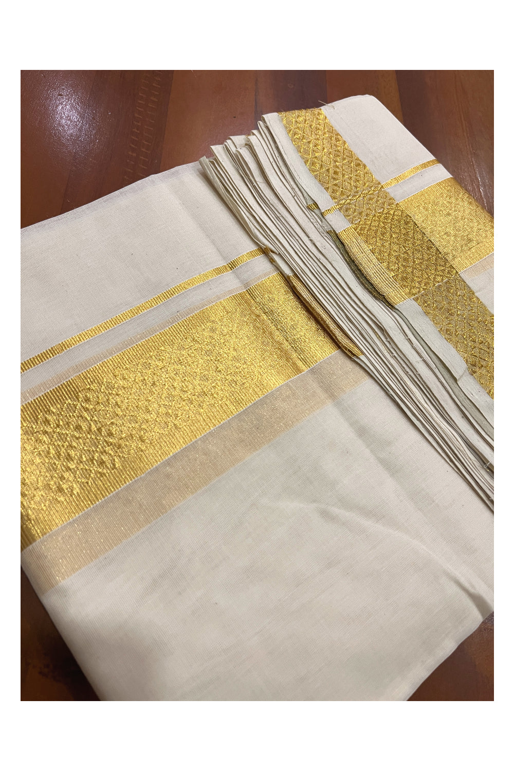 Southloom Premium Handloom Pure Cotton Wedding Mundu with Kasavu Woven Border (South Indian Kerala Dhoti)