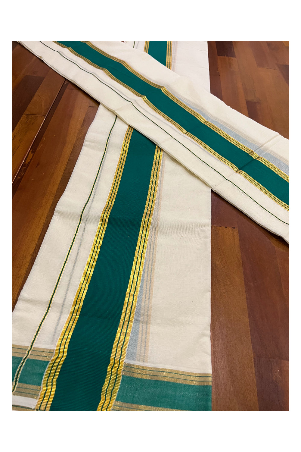 Kerala Cotton Mundum Neriyathum Single (Set Mundu) with Green and Kasavu Border