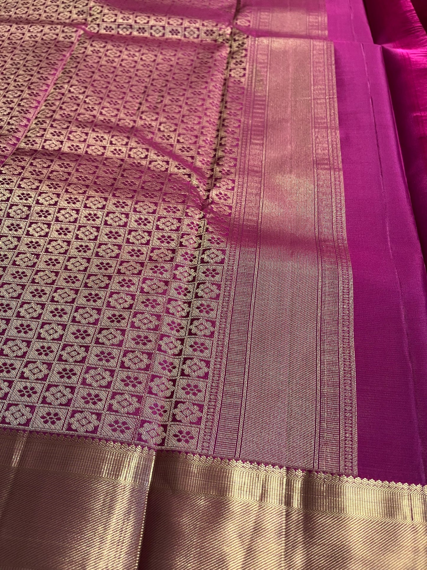Southloom Pure Handloom Bridal Kanchipuram Silk Saree with Korvai Work (Green & Magenta)