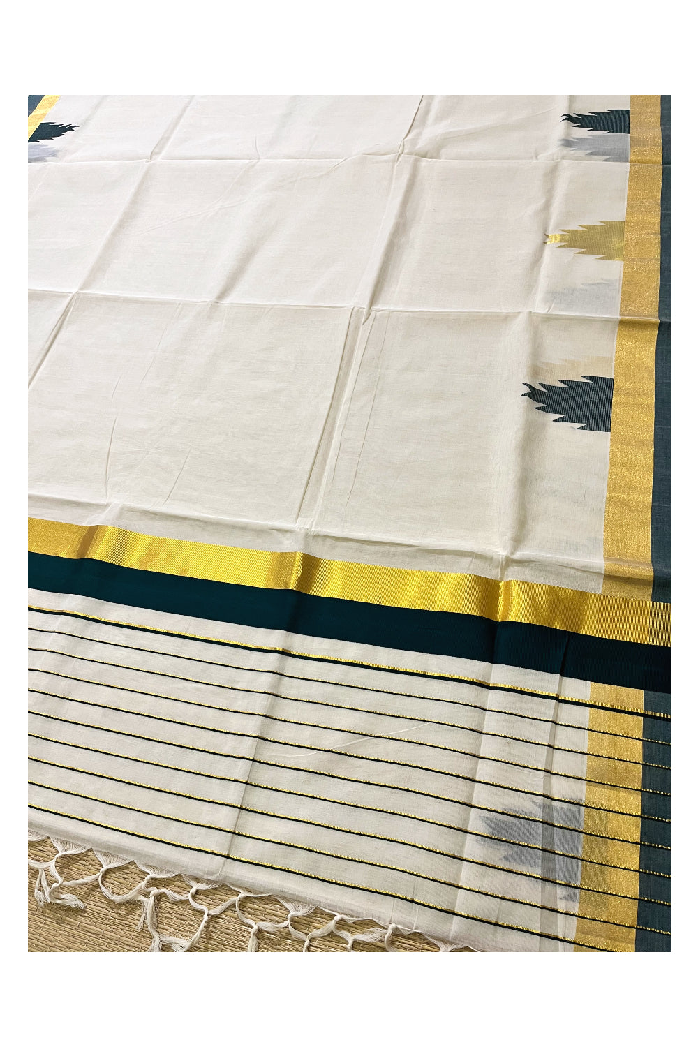 Southloom™ Premium Handloom Kerala Saree with Kasavu and Green Temple Border