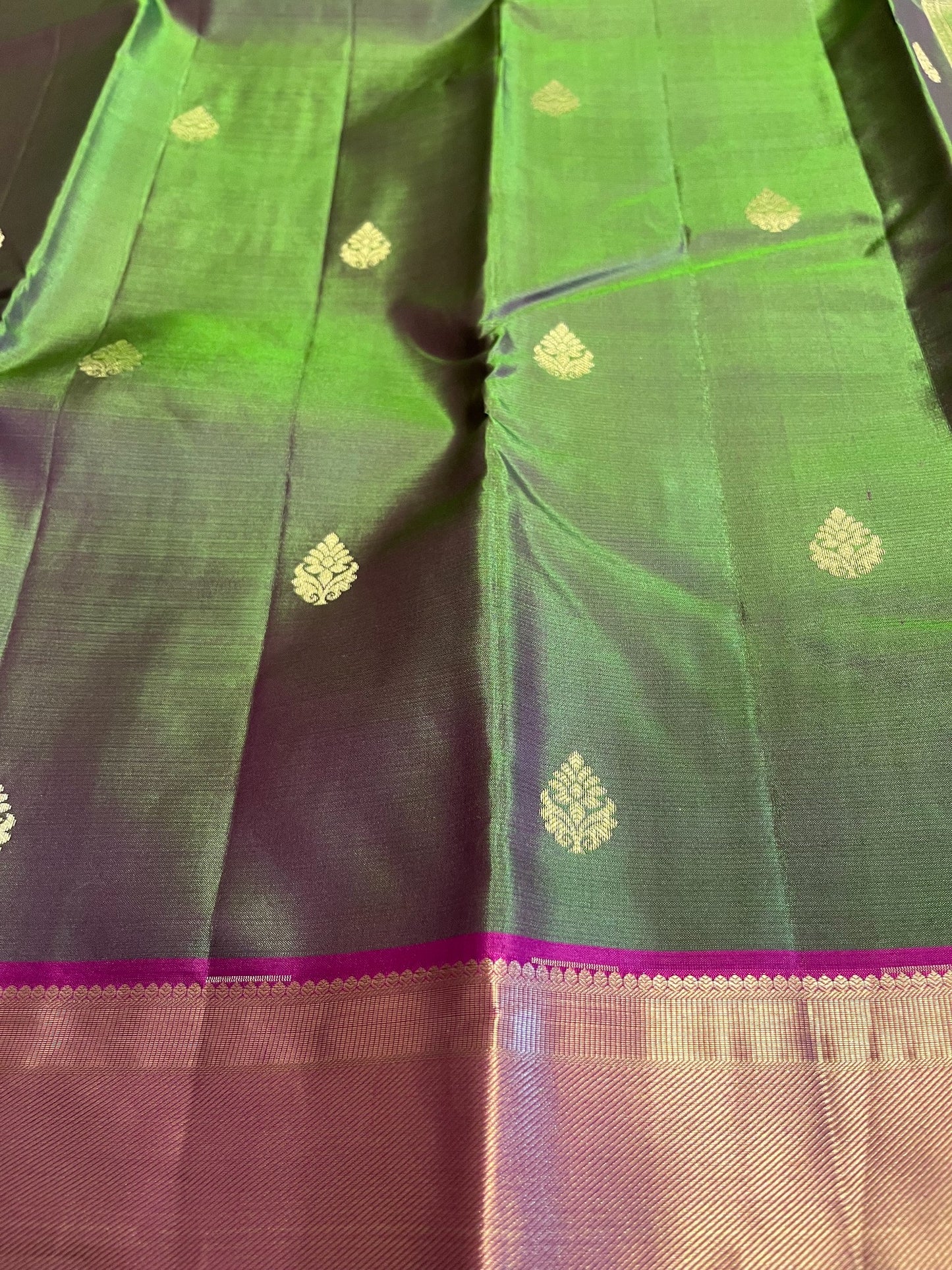Southloom Pure Handloom Bridal Kanchipuram Silk Saree with Korvai Work (Green & Magenta)