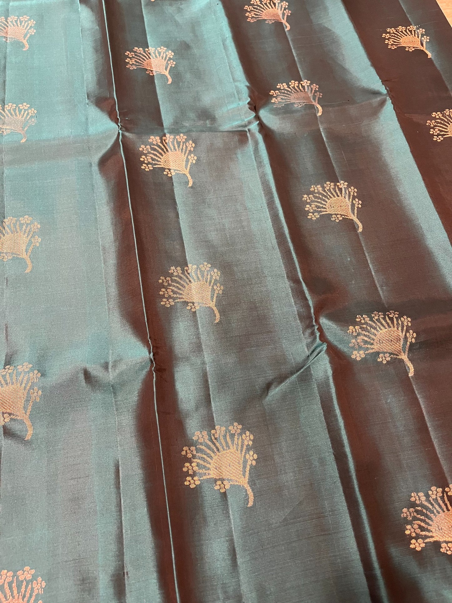 Southloom Pure Handloom Kanchipuram Silk Saree with Butta Work (Blue)