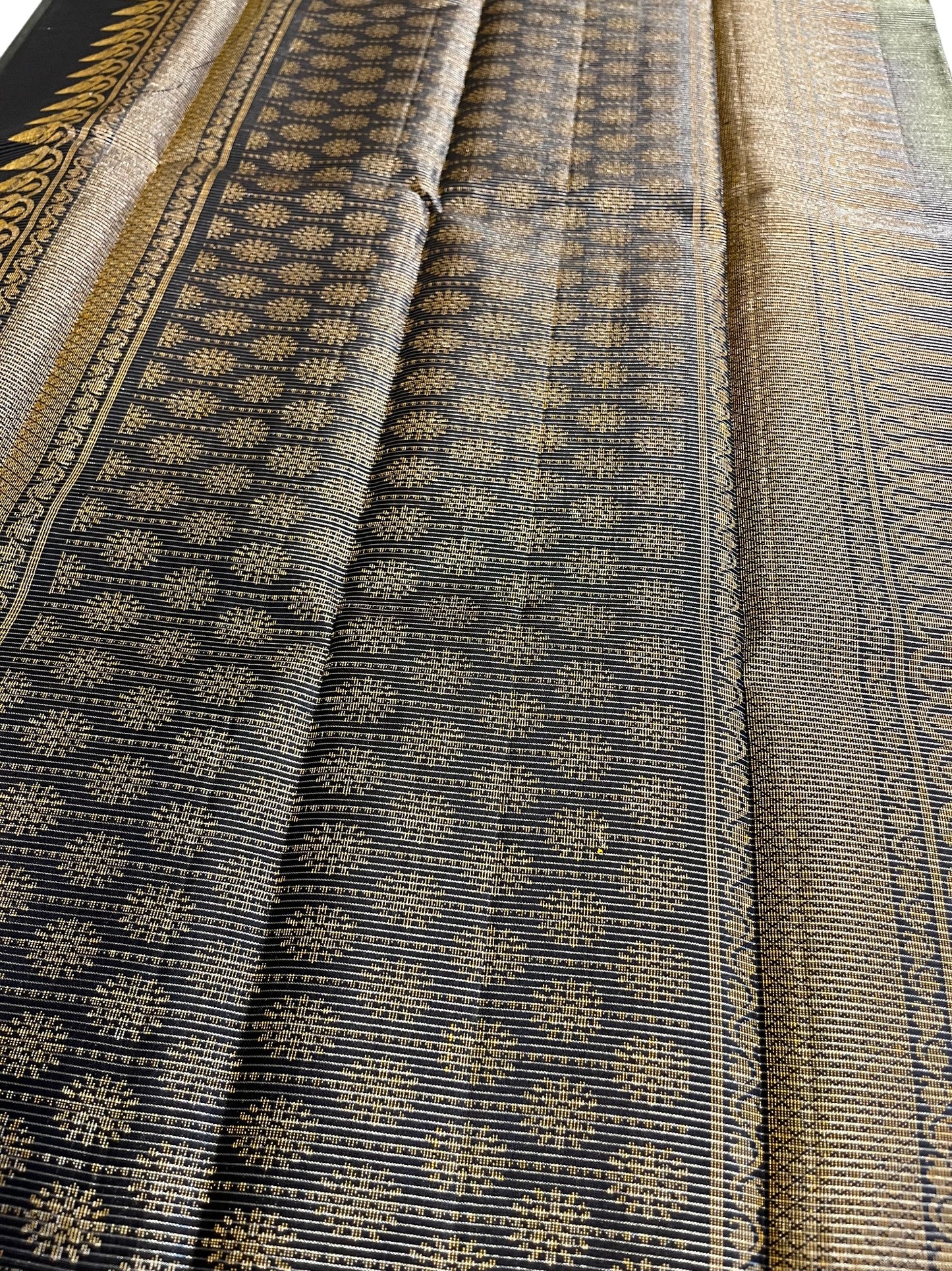 Southloom Pure Handloom Bridal Kanchipuram Silk Saree with Korvai Work (Brown)