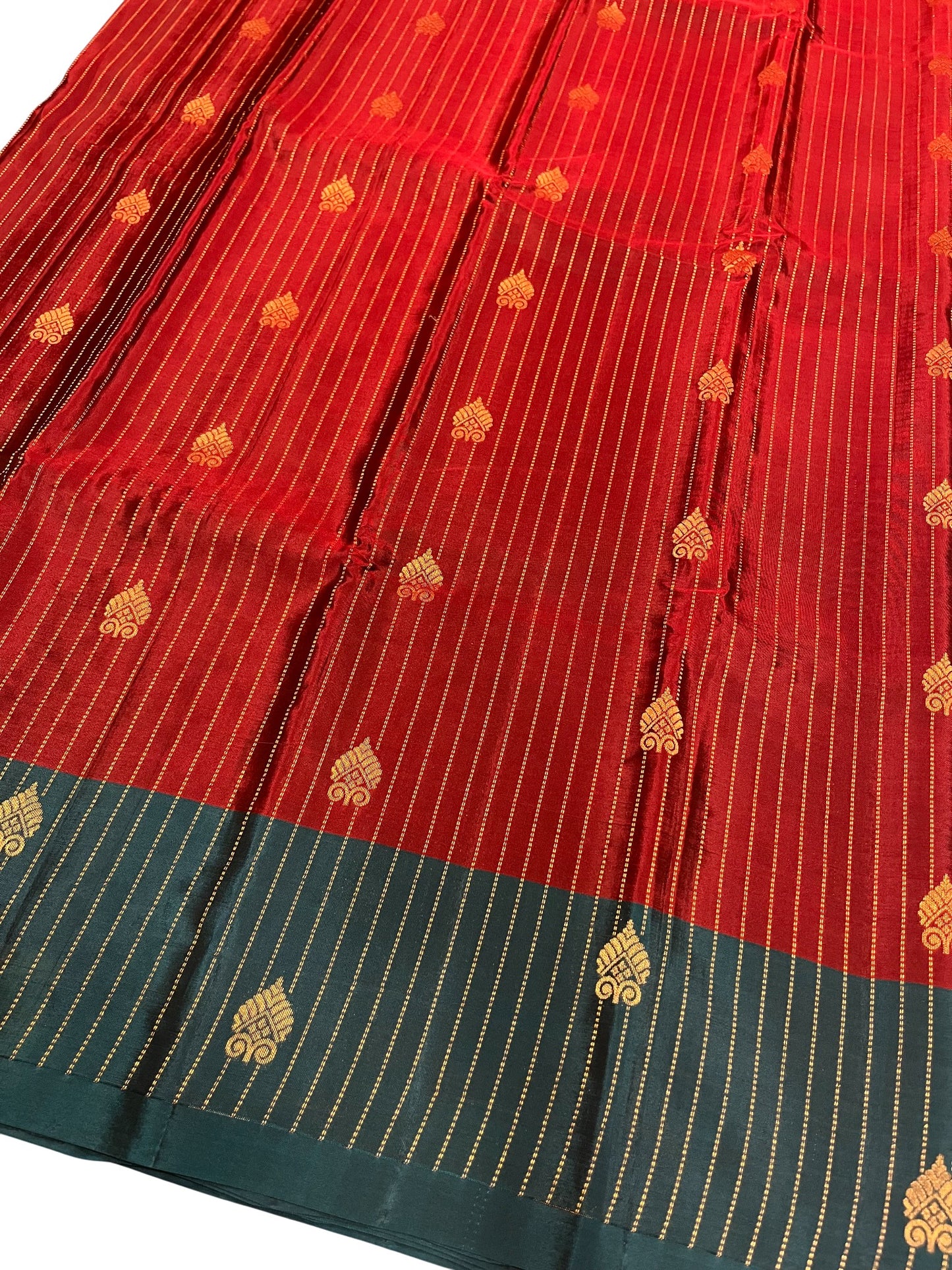 Southloom Pure Handloom Kanchipuram Silk Saree with Korvai Work (Green & Magenta)