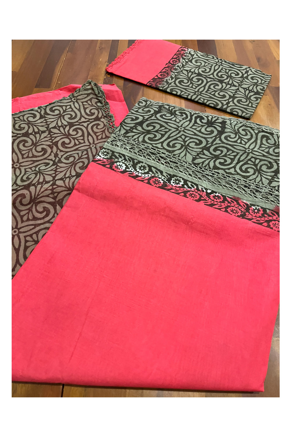 Southloom Pure Cotton Red Saree with Green Crochet Woven Designs