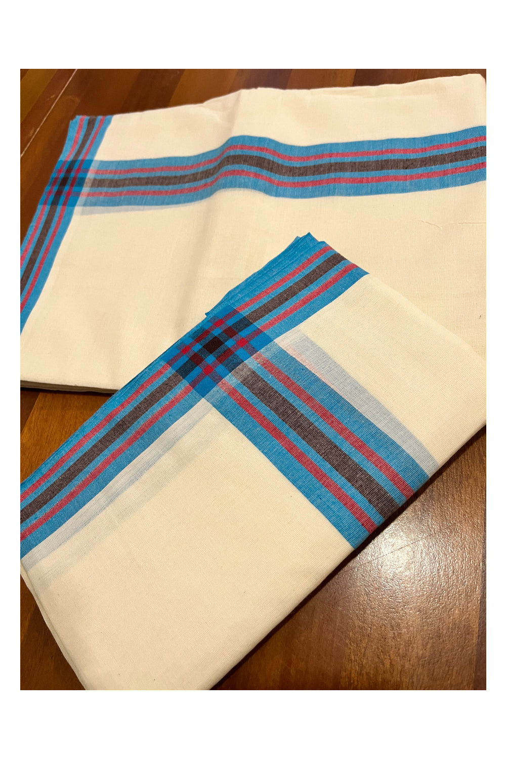 Kerala Mulloth Cotton Single Mundum Neriyathum with Blue Red Border 2.80 Mtrs (Extra Soft Cotton)