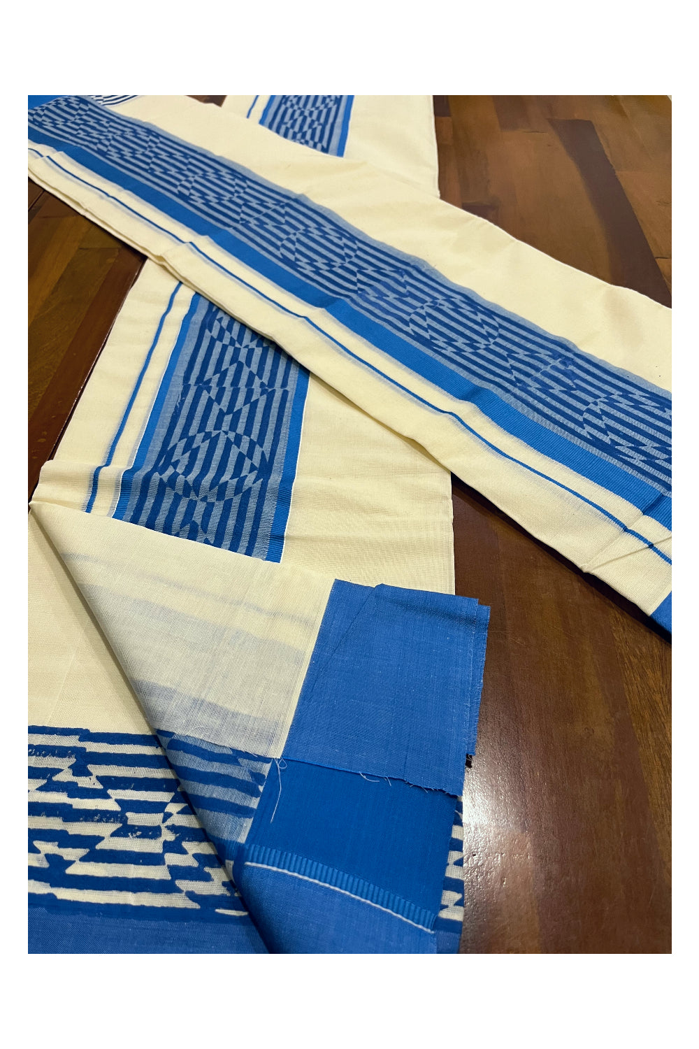 Pure Cotton Kerala Single Set Mundu (Mundum Neriyathum) with Blue Block Printed Border