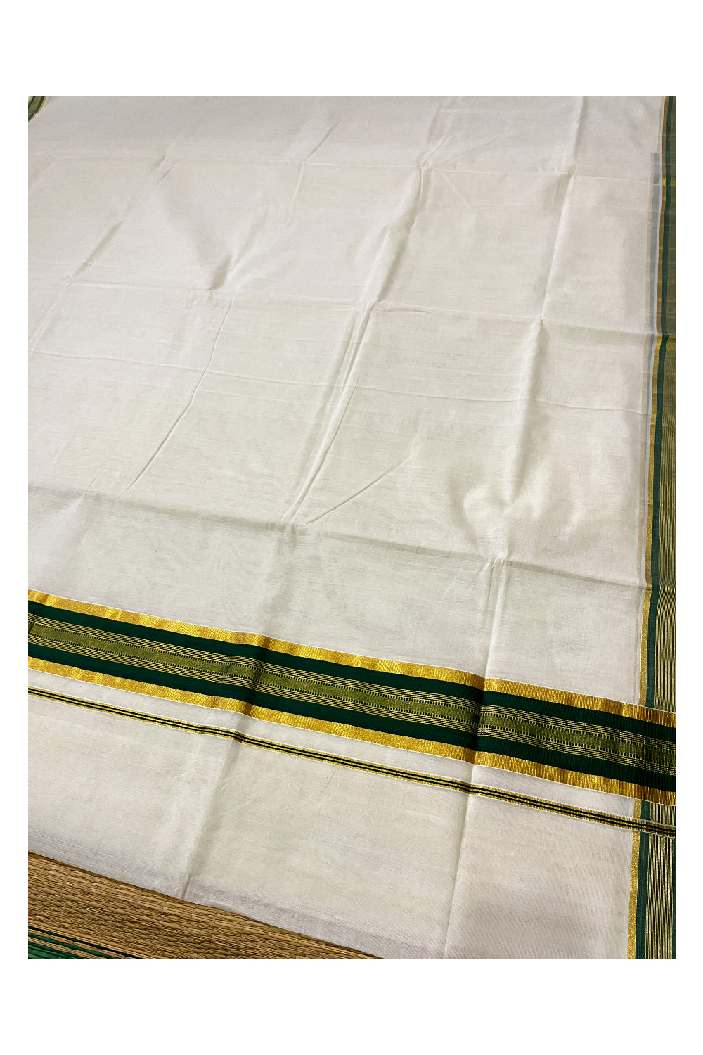 Southloom™ Premium Handloom Kerala Saree with Green and Kasavu Border