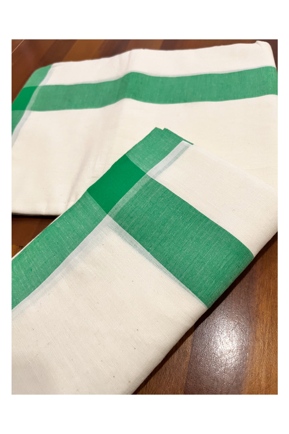 Kerala Mulloth Cotton Single Mundum Neriyathum with Green Border 2.80 Mtrs (Extra Soft Cotton)