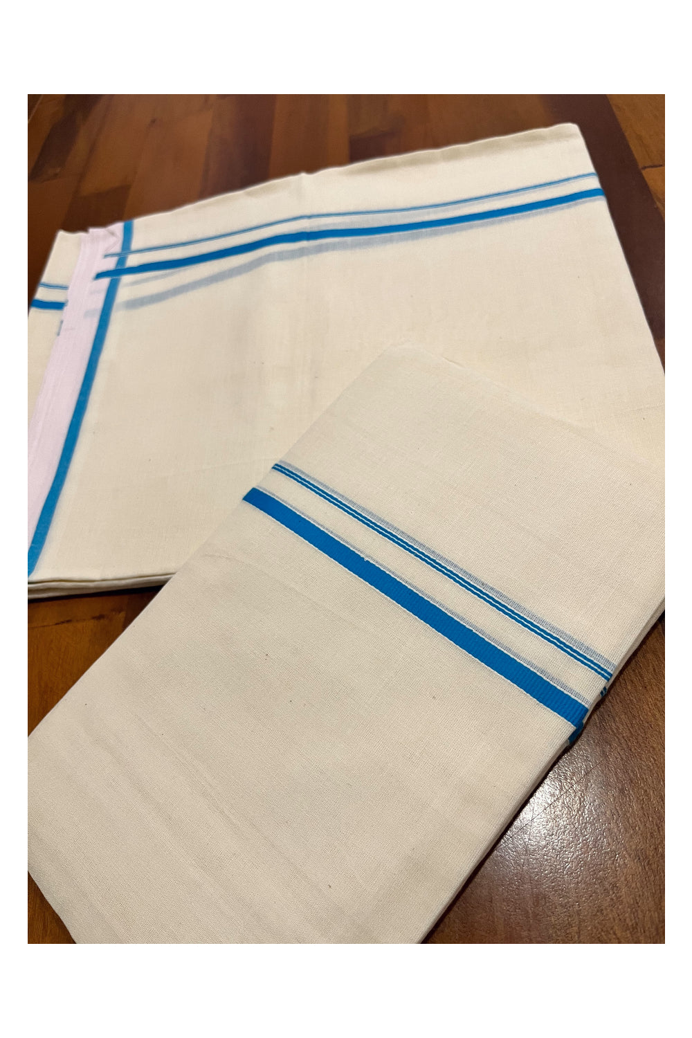 Kerala Cotton Set Mundu (Mundum Neriyathum) with Blue Thin Border 2.75 Mtrs