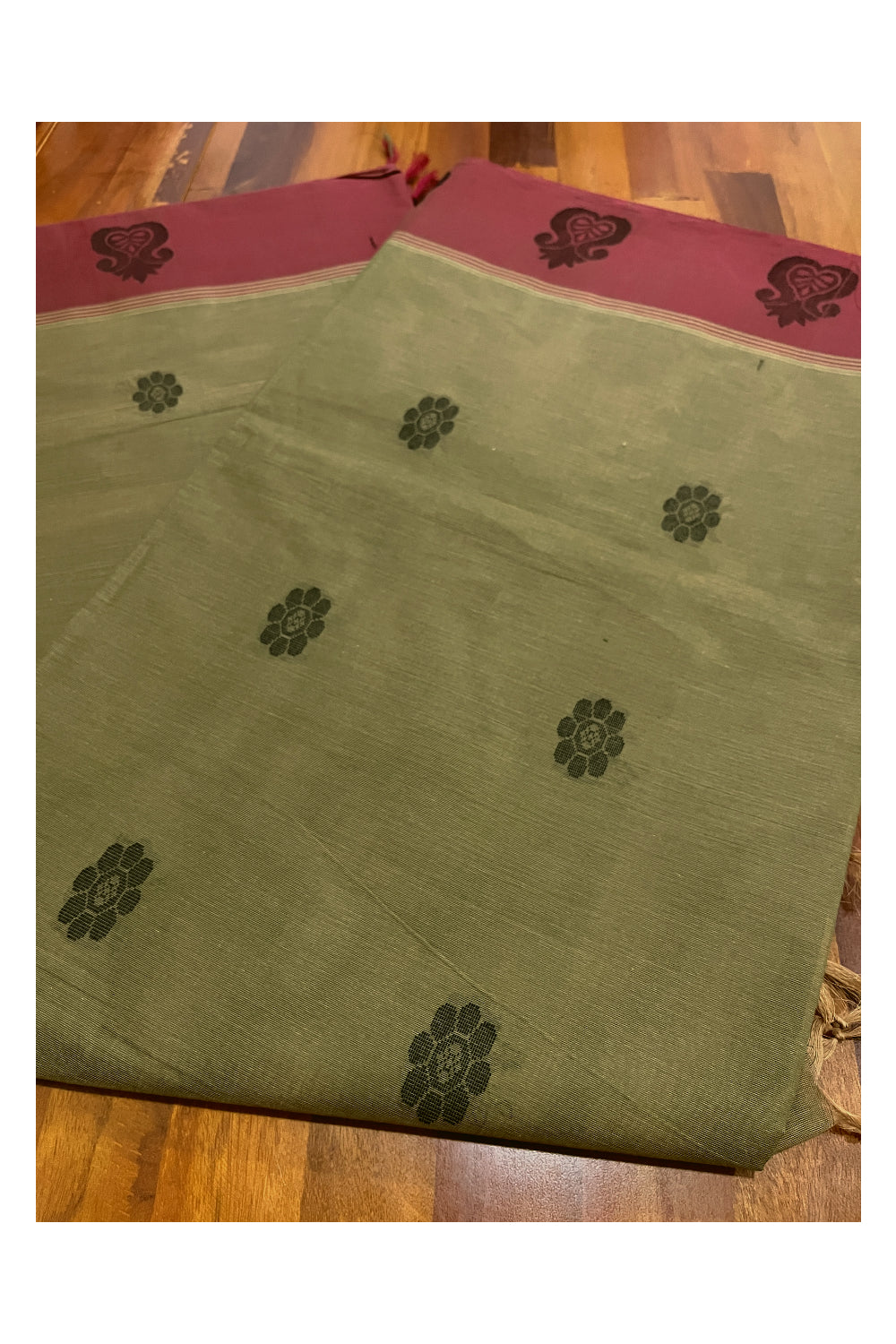 Southloom Cotton Green Saree with Dark Red Floral Woven Border