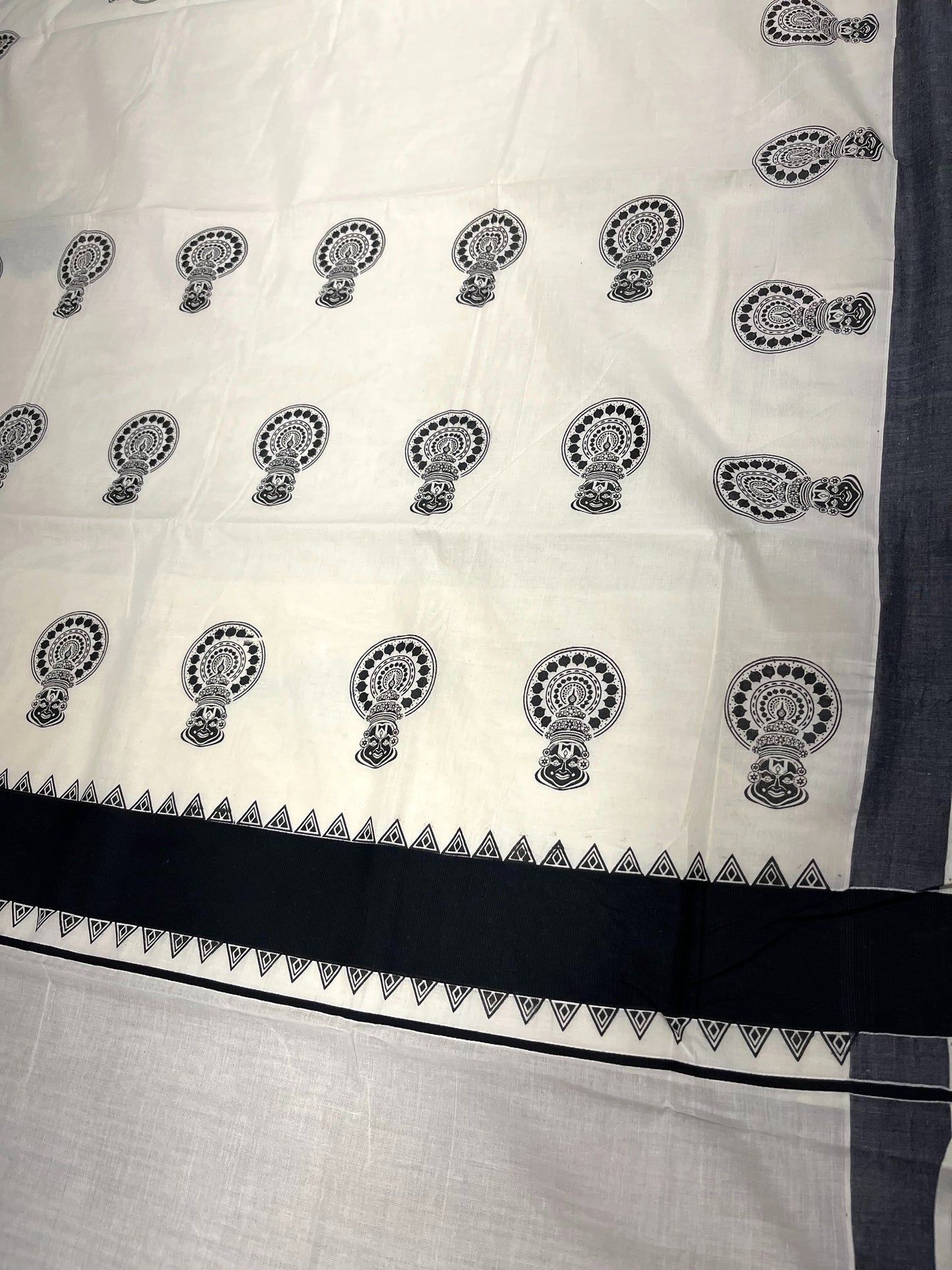 Southloom Cotton Kerala Kasavu Saree with Hand Printed Kathakali Design