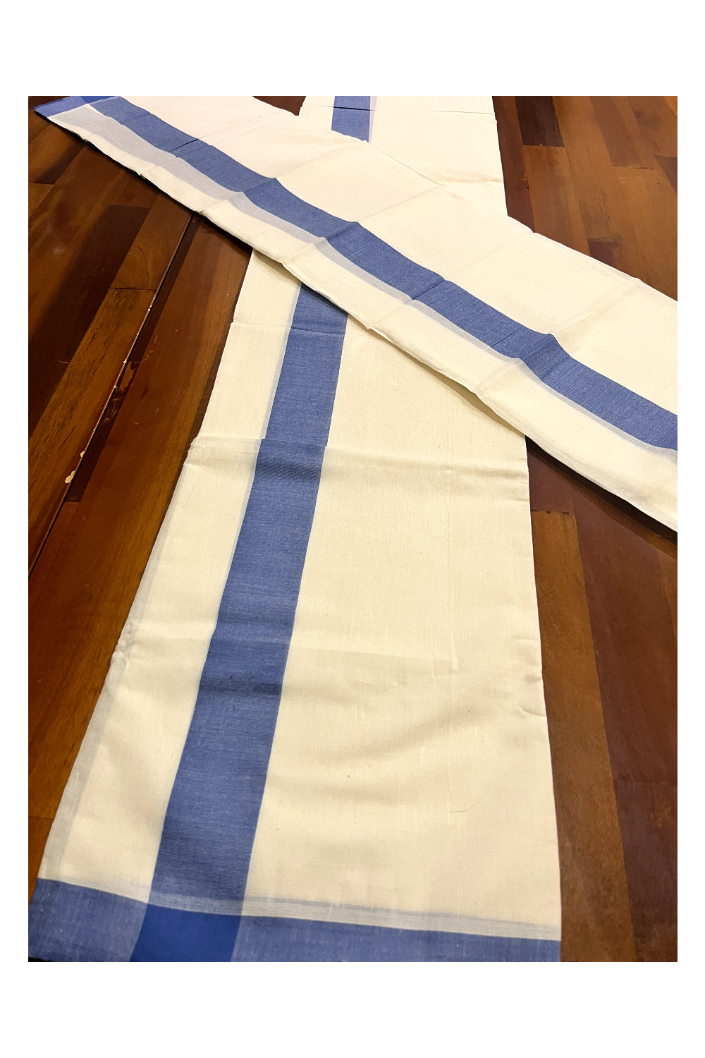 Kerala Mulloth Cotton Single Mundum Neriyathum with Blue Border 2.80 Mtrs (Extra Soft Cotton)