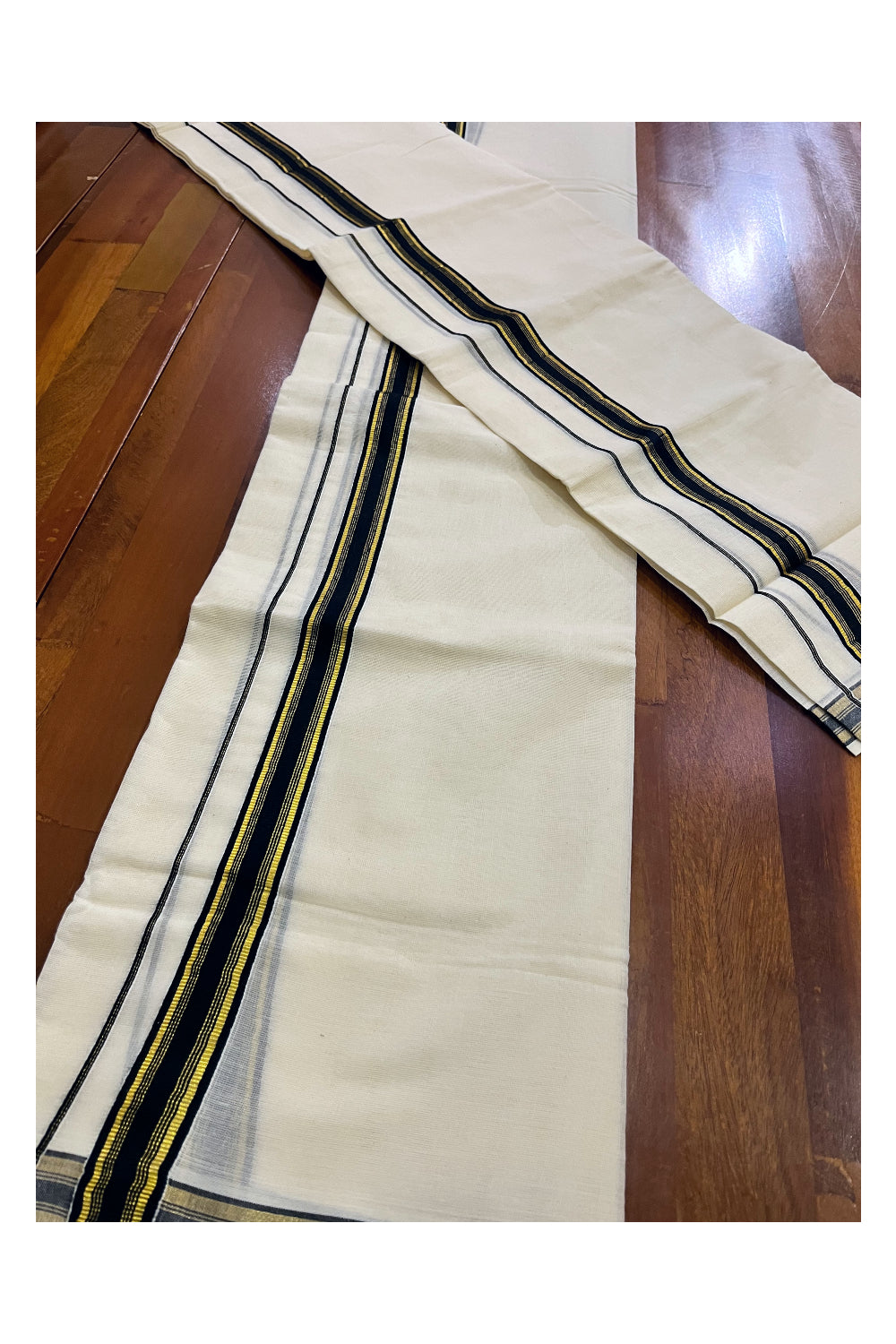 Pure Cotton Kerala Single Set Mundu (Mundum Neriyathum) with Black and Kasavu Border 2.80 Mtrs