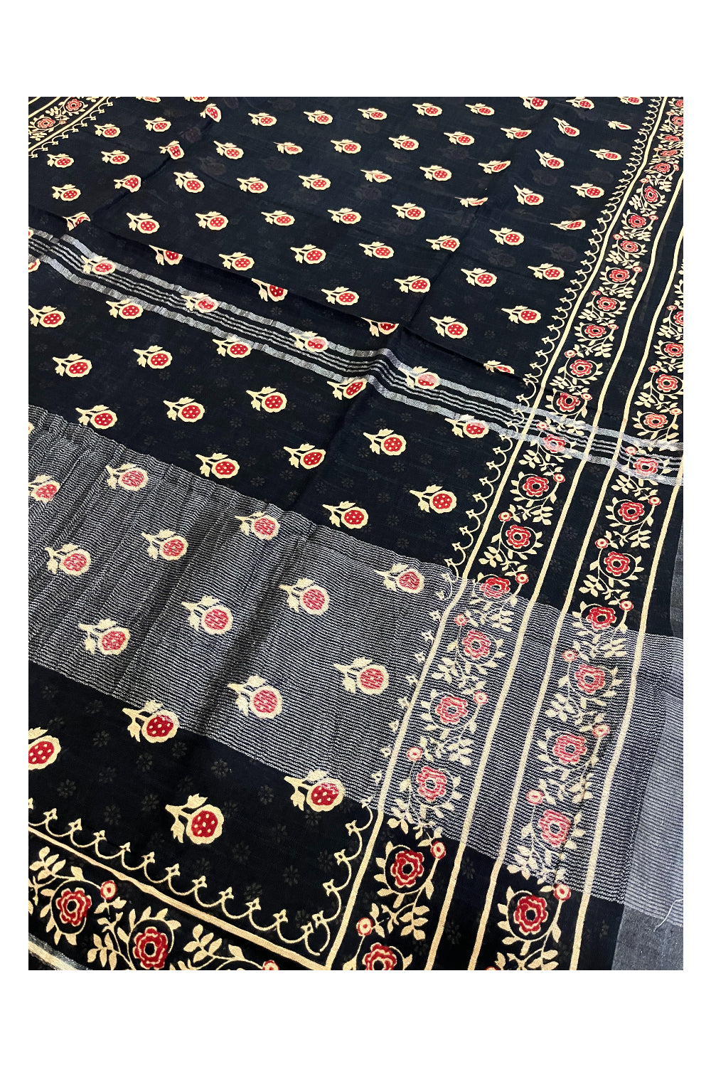 Southloom Linen Black Designer Saree with Floral Prints on Body