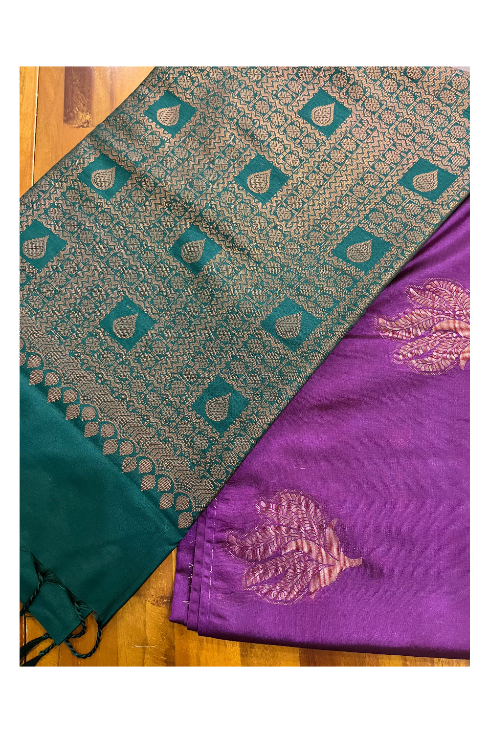 Southloom Soft Silk Violet  Designer Woven Saree with Green Heavy Work on Pallu