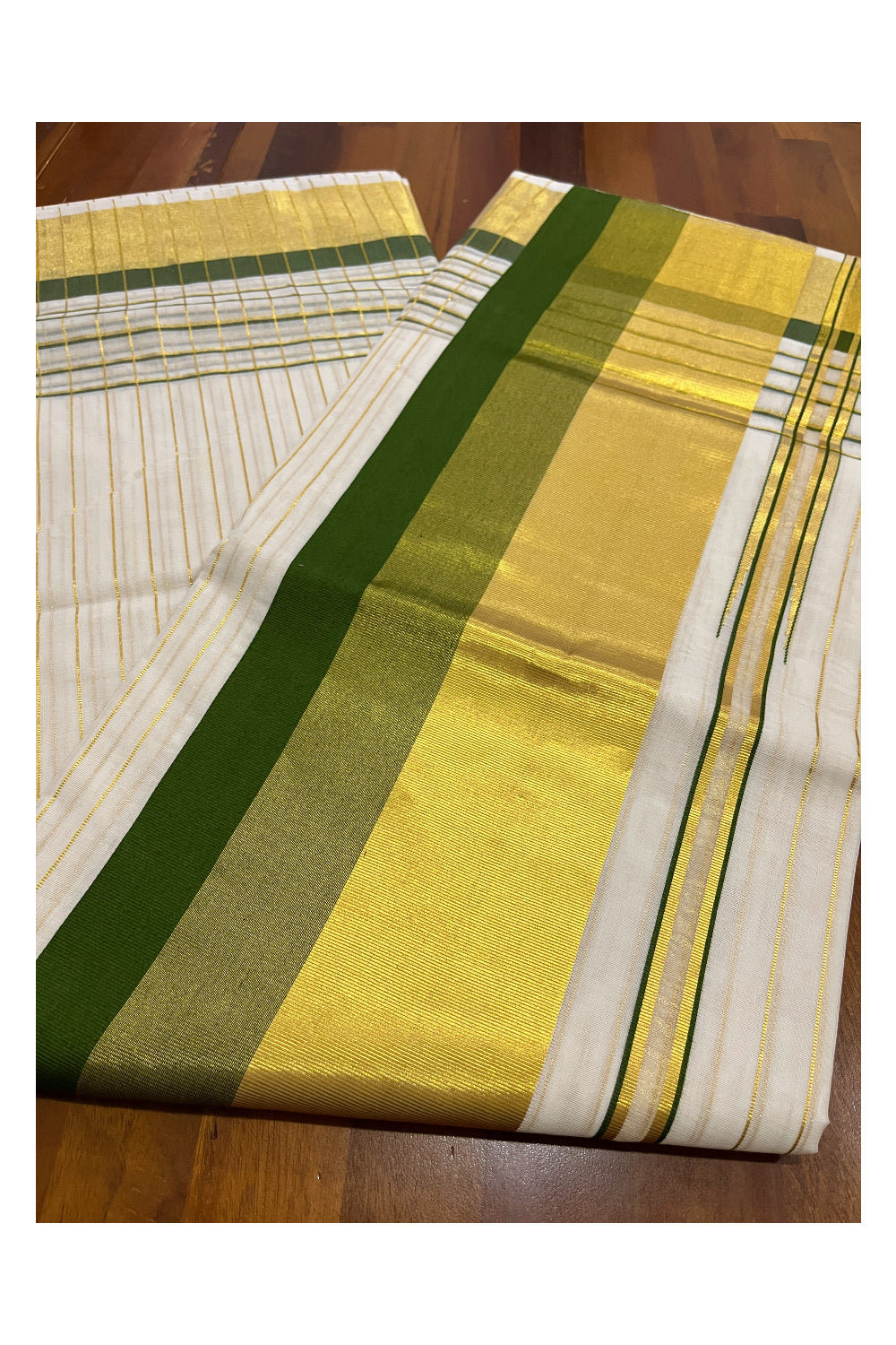 Southloom™ Premium Handloom Kerala Saree with Green Kasavu Border and Kasavu Lines Across Body