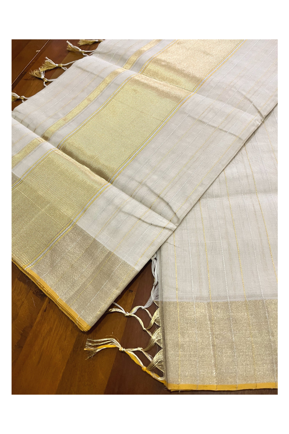 Southloom™ Premium Balaramapuram Handloom Cotton Saree with Silver and Golden Lines Designs Across Body