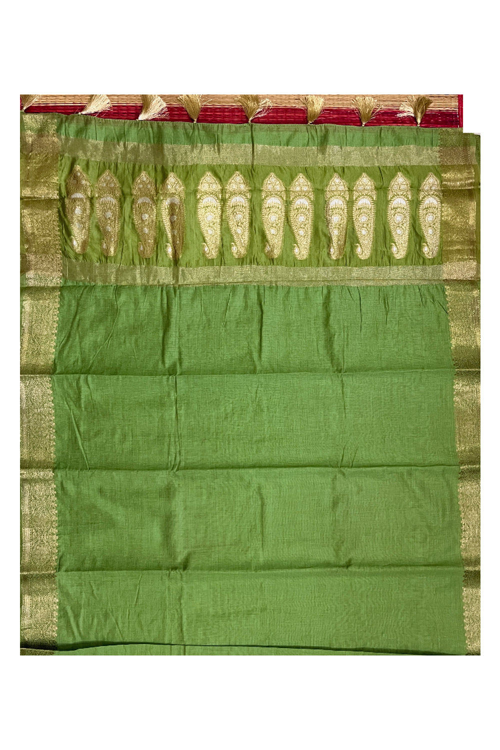 Southloom Cotton Plain Light Green Saree with Kasavu Woven Border