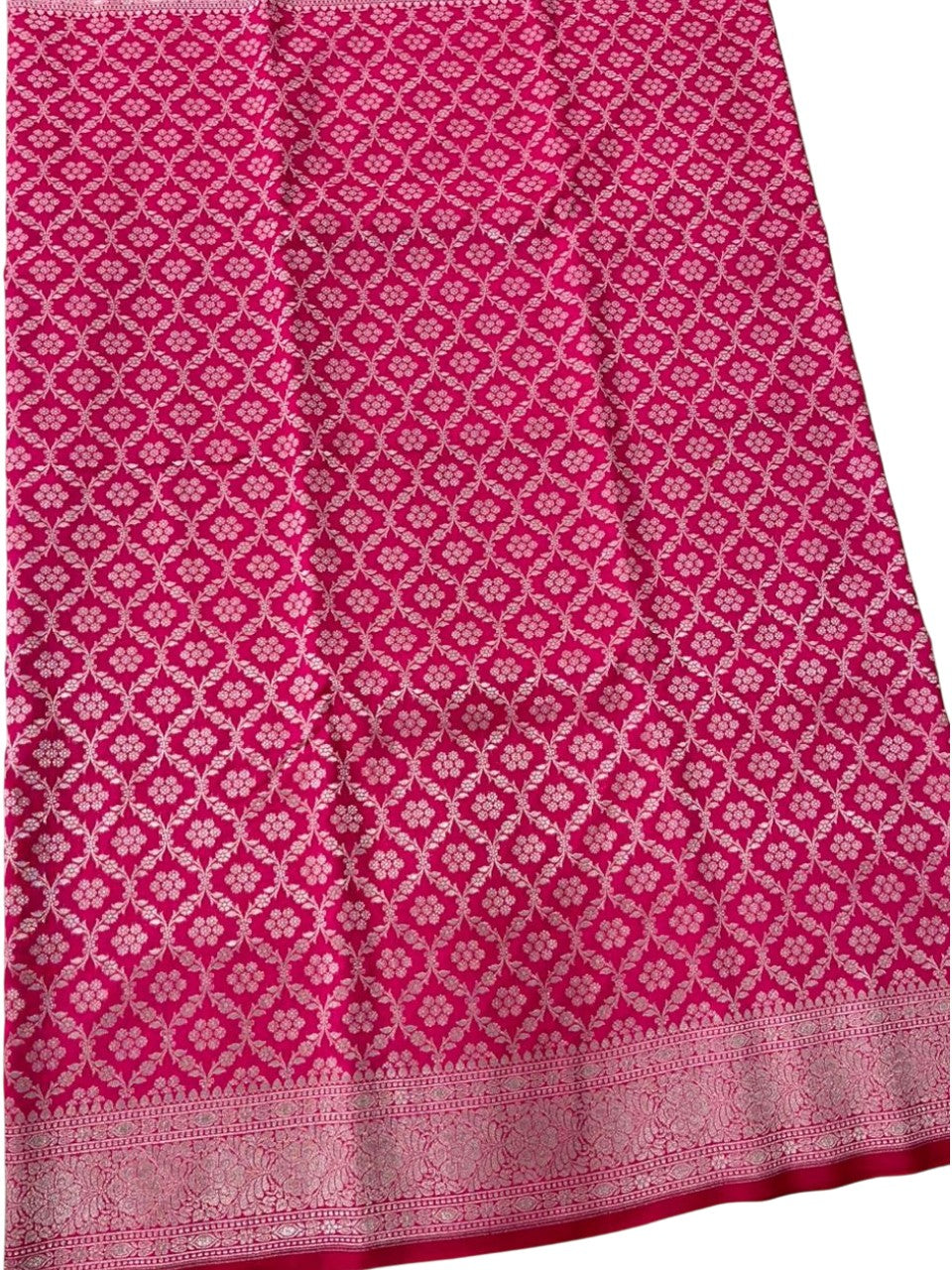 Southloom Pure Banarasi Silk Saree with Woven Work on Body and Borders (Magenta)