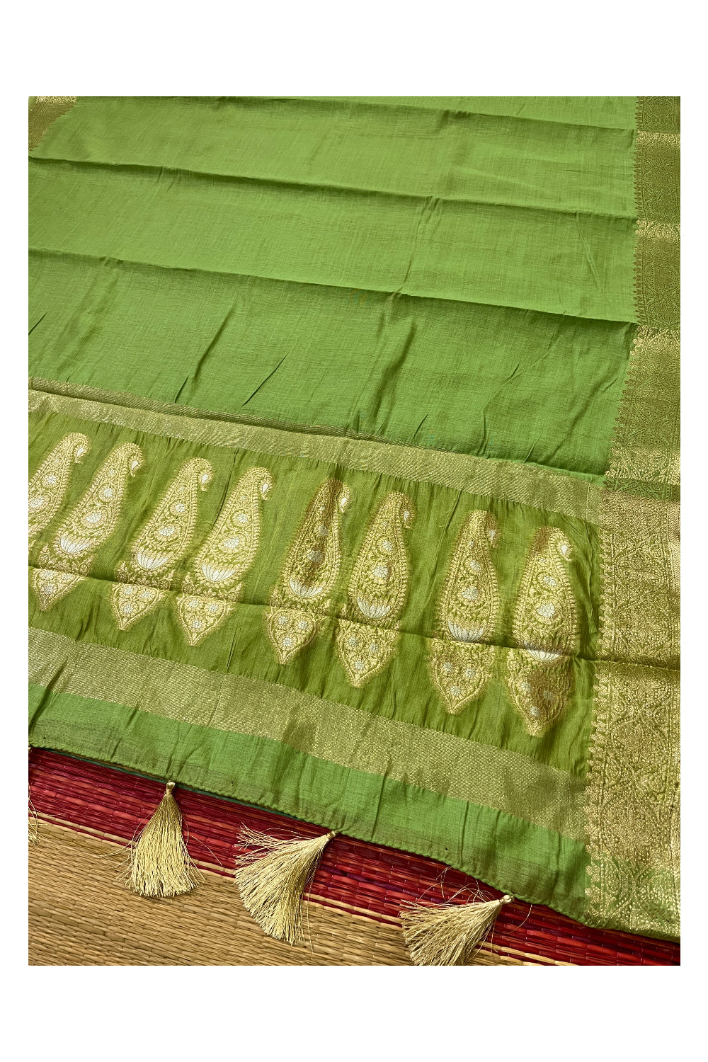 Southloom Cotton Plain Light Green Saree with Kasavu Woven Border