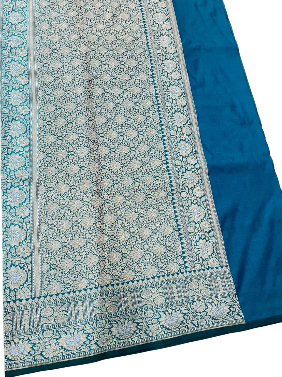 Southloom Pure Banarasi Silk Saree with Woven Work on Body and Borders (Peacock Green And Blue)