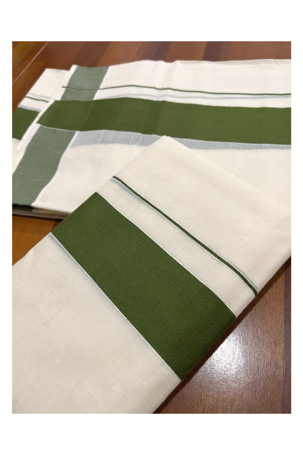 Kerala Cotton Mundum Neriyathum Single (Set Mundu) with Plain 2 inch Green Kara 2.80 Mtrs